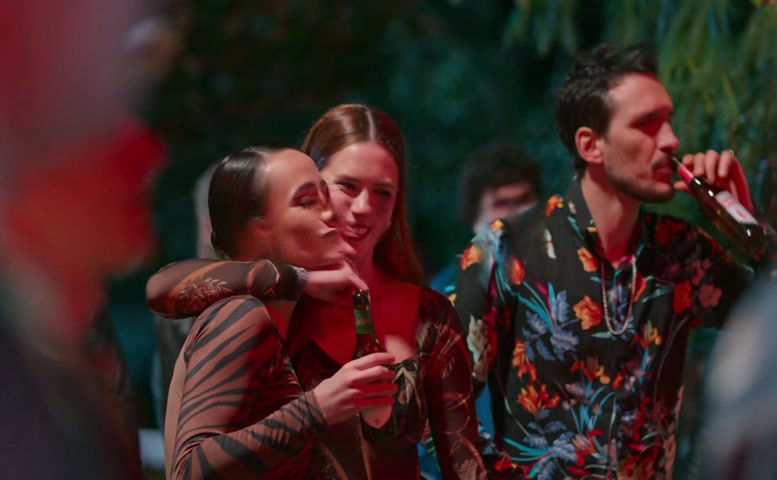 Delfina Chaves Lesbian Scene  in Six Is Not A Crowd