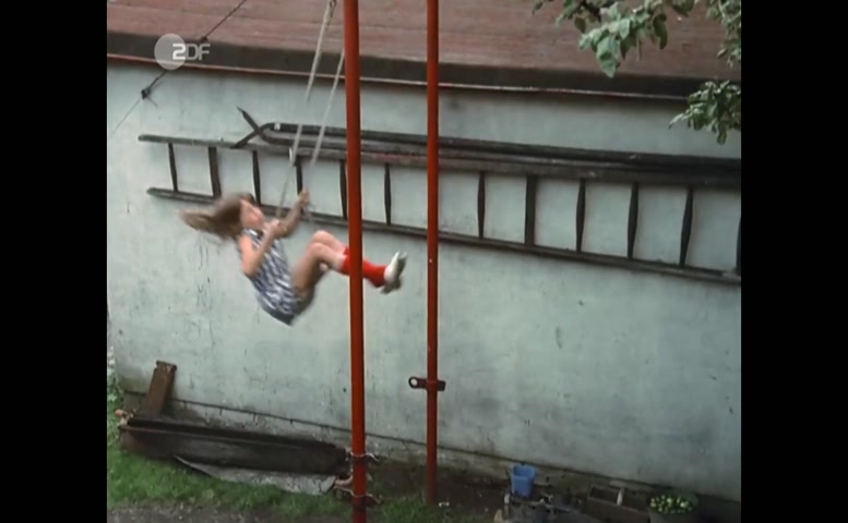 Y Sa Lo Butt,  Breasts Scene  in Ich Dachte, Ich War Tot