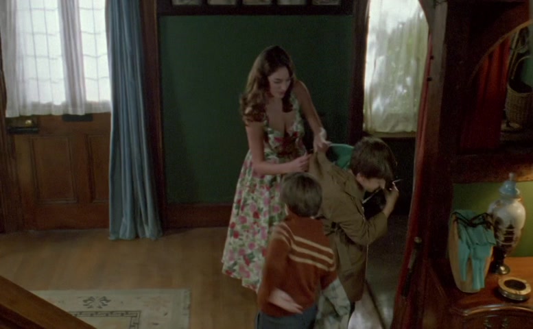 Kelly Brook Breasts Scene  in Marple