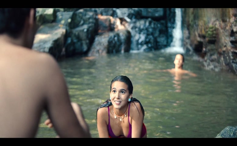 Beatriz Linhales Bikini Scene  in Desperate Lies