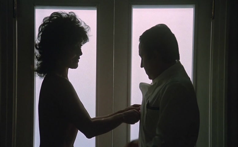 Beatriz Escudero Breasts Scene  in Agitese Antes De Usarla