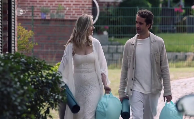 Anna Herrmann Sexy Scene  in Nord Nord Mord