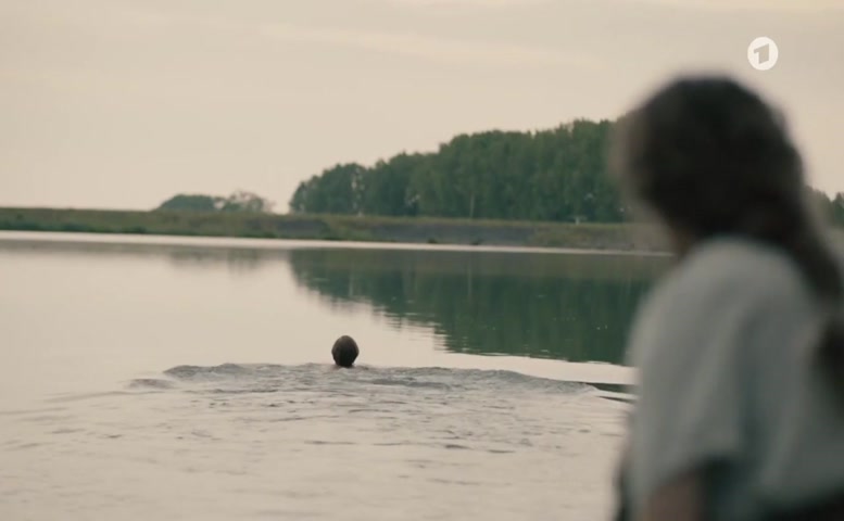 Nina Gummich, Alicia Von Rittberg Butt,  Breasts Scene  in Lotte Am Bauhaus