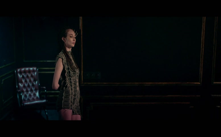 Saadet Aksoy Butt Scene  in Shahmaran