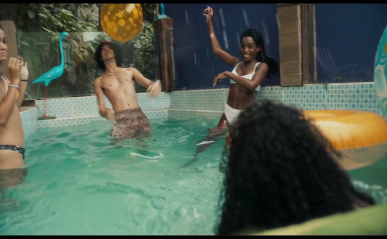 Maria Bomani Breasts Scene  in Bandida: A Numero Um