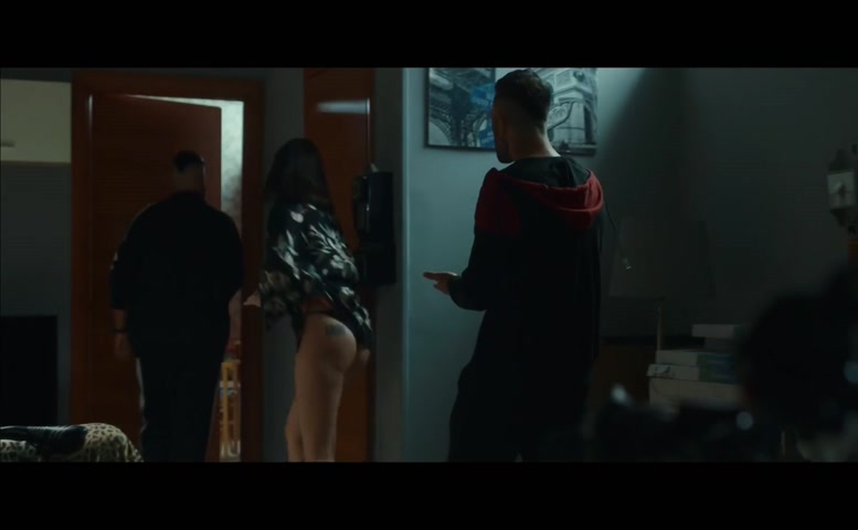 Giulia Bevilacqua Butt,  Bikini Scene  in Ritorno Al Crimine