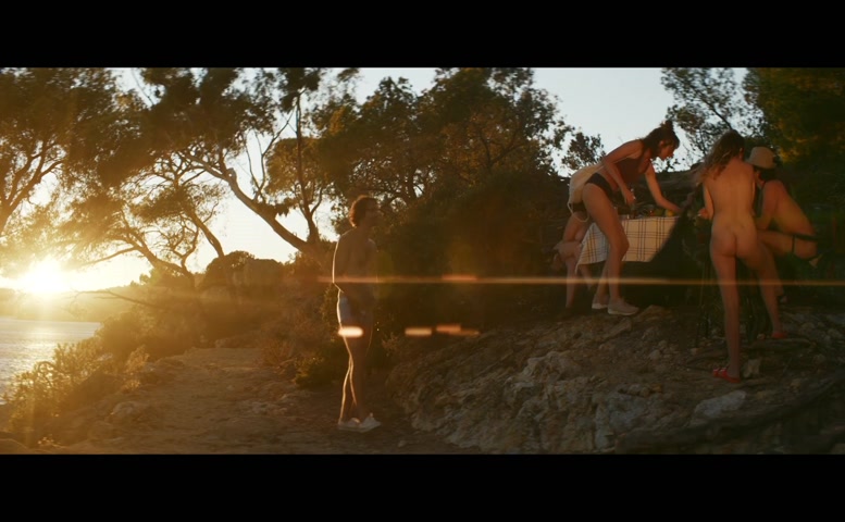 Louise Bourgoin, Penelope Avril, Anna Carraud Butt,  Bikini Scene  in Le Medium