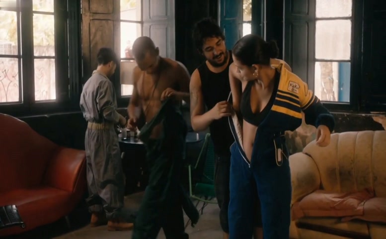 Uiliana Lima Breasts Scene  in Chao De Estrelas