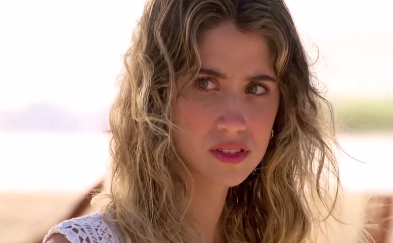 Karime Scander Bikini Scene  in Al Fondo Hay Sitio