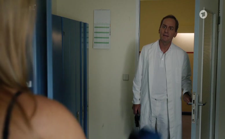 Tanja Wedhorn Sexy Scene  in Practice By The Sea