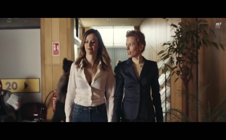 Katrin Bauerfeind Sexy Scene  in Frau Jordan Stellt Gleich