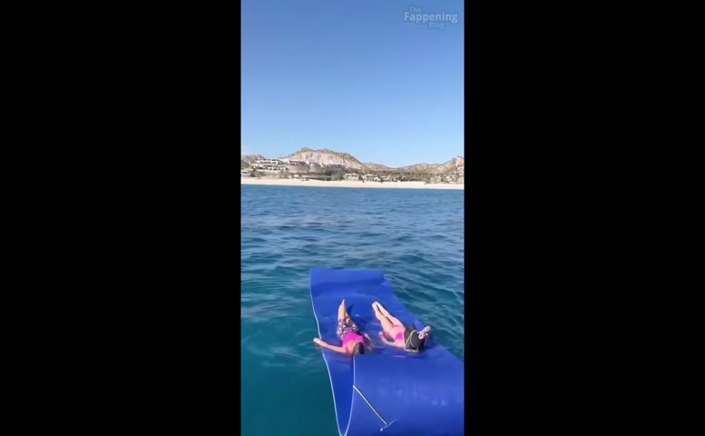 Britney Spears Bikini Scene  in Britney Spears Sexy And Seductive Photos And Videos In A Sizzling Bikini On A Yacht