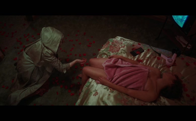 Greta Fernandez Sexy Scene in Cuckoo