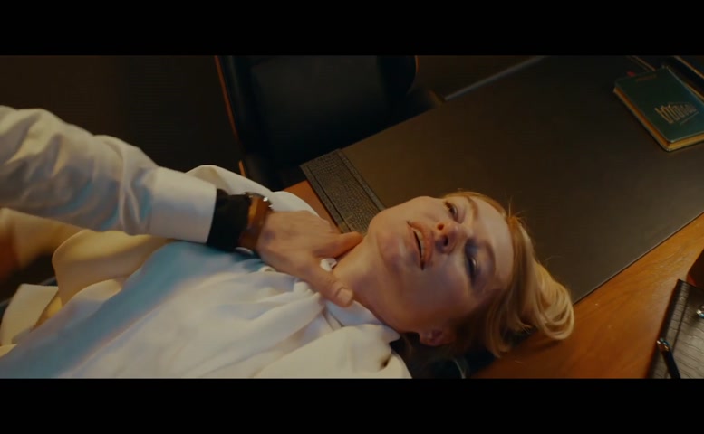 Viktoriya Tolstoganova Sexy Scene in Dayte Shou