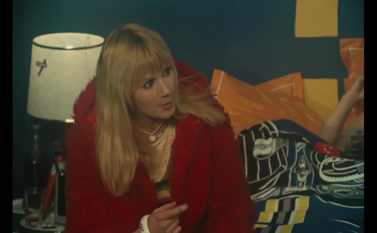 Paula Moore Breasts Scene in Pas De Probleme!