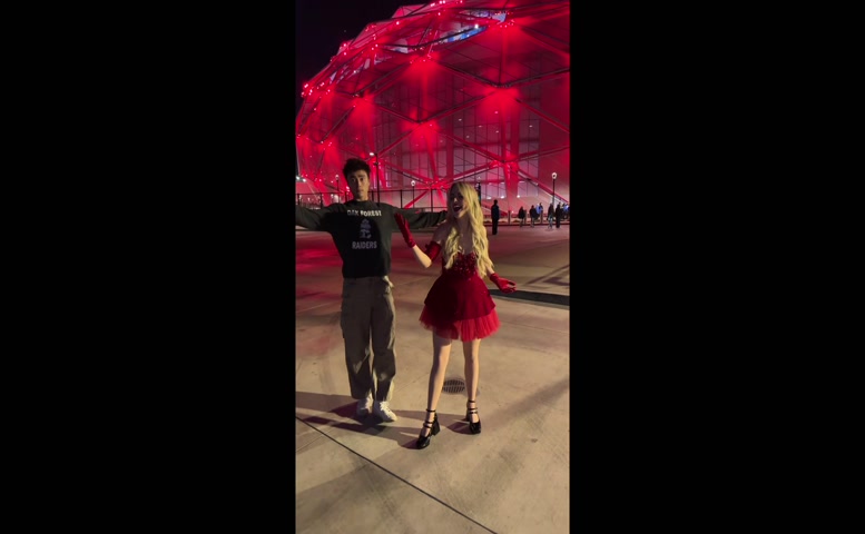 Mckenna Grace Breasts Scene in Mckenna Grace More From The Jingle Bell Ball