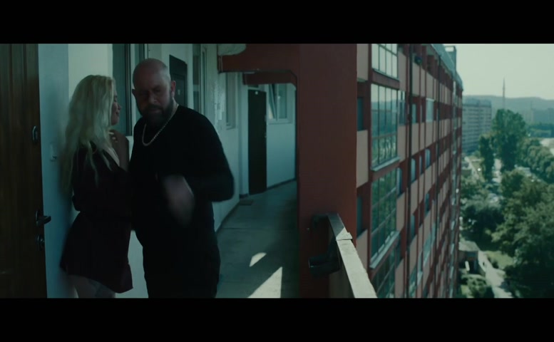 Paulina Galazka Sexy Scene in Furioza