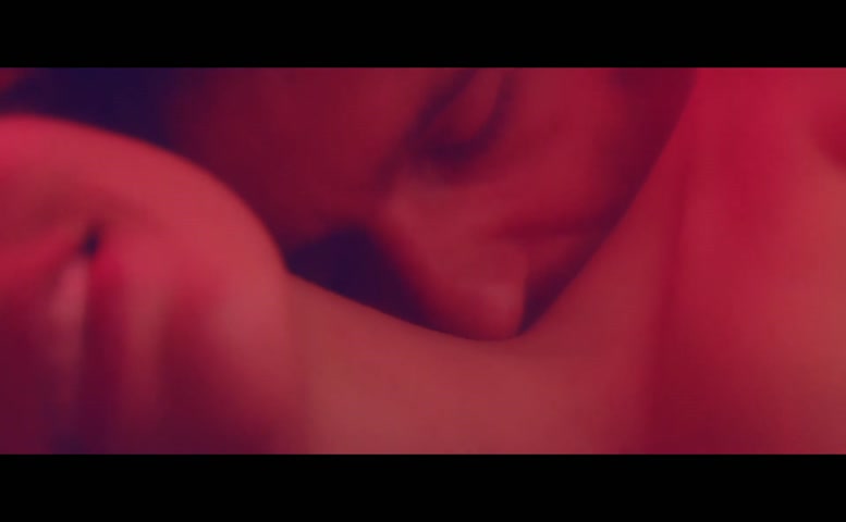 Jesse McGinn Breasts Scene in Breakdown