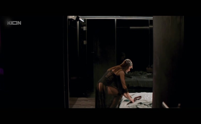 Anna Glaube Sexy Scene in Life On Call