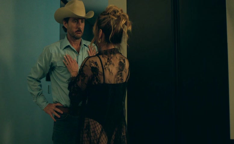 Linda Cardellini Sexy Scene in No Good Deed