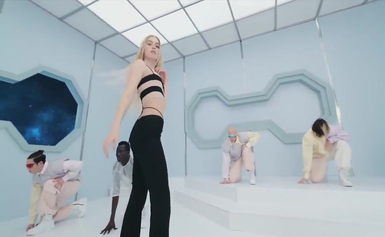 Aleyna Tilki Breasts Scene in Aleyna Tilki Retrograde