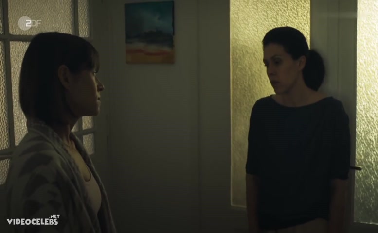 Anna Julia Kapfelsperger Underwear Scene in Soko Linz