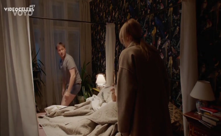 Barbora Seidlova Sexy Scene in Zivot Pro Samouky