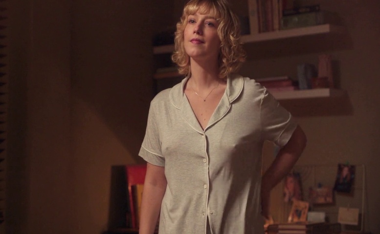 Malu Rodrigues Sexy Scene in Benefits With Friends