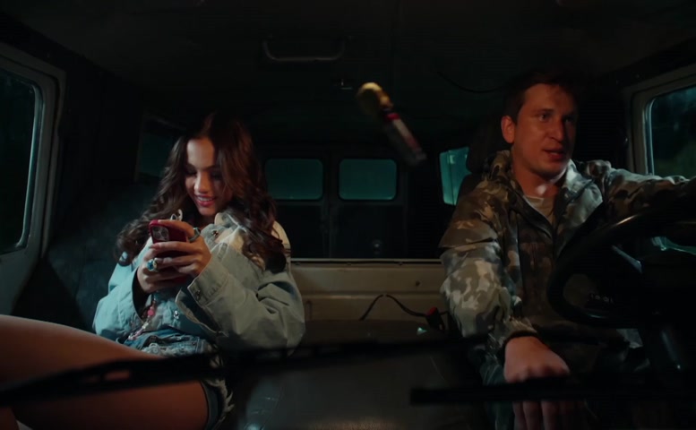 Valya Karnaval Breasts Scene in Ekstrim