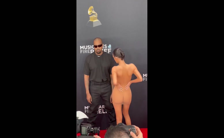 Bianca Censori Breasts Scene in The Grammy Awards