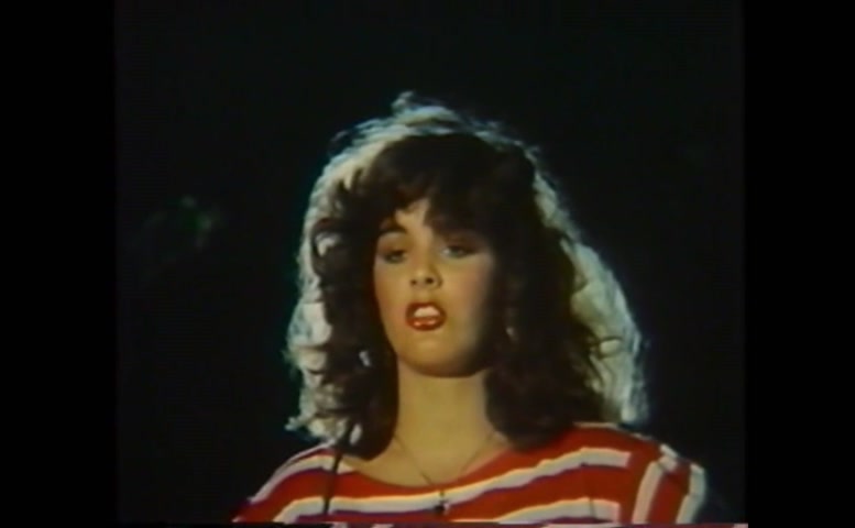 Acacia Andrea Butt, Breasts Scene in Procuro Uma Cama