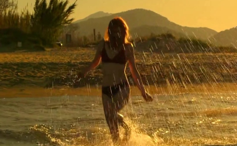 Diana Gomez Bikini Scene in Valeria