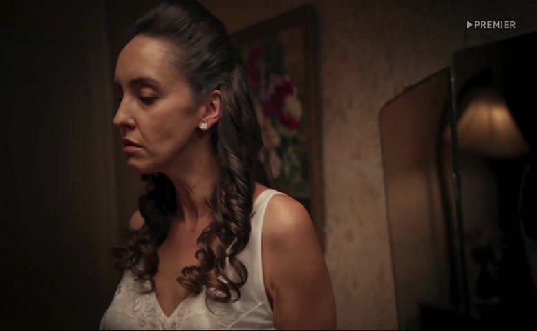 Mariam Mano Sexy Scene in Simon