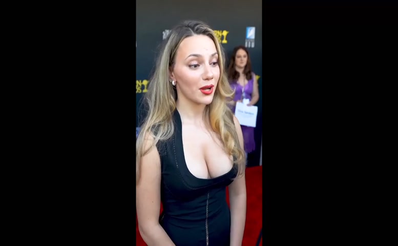 Dafne Keen Breasts Scene in Dafne Keen At The Saturn Awards (July 2025)