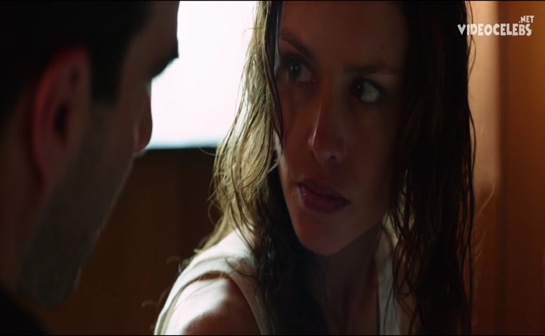 Hannah Ware Bikini Scene in Hitman: Agent 47