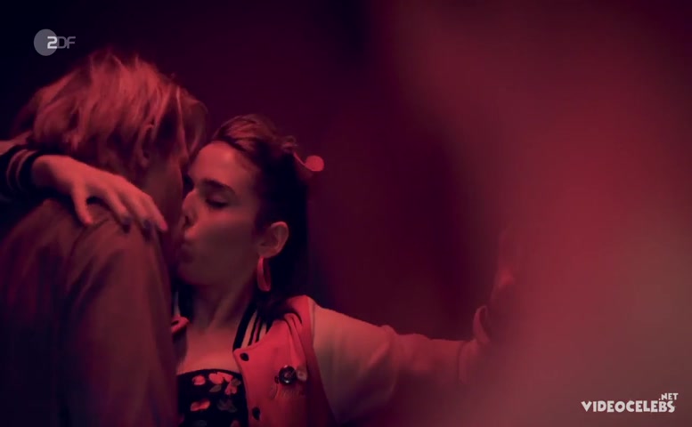 Emilia Eidt Sexy Scene in Soko Leipzig