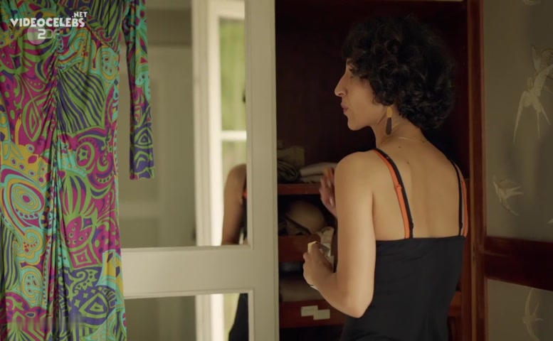 Neda Rahmanian Sexy Scene in Gaste Zum Essen