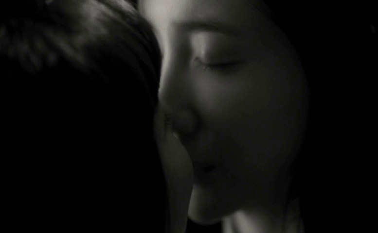 Cho Yeo-jeong, Park Ji-hyun Lesbian Scene in Hidden Face