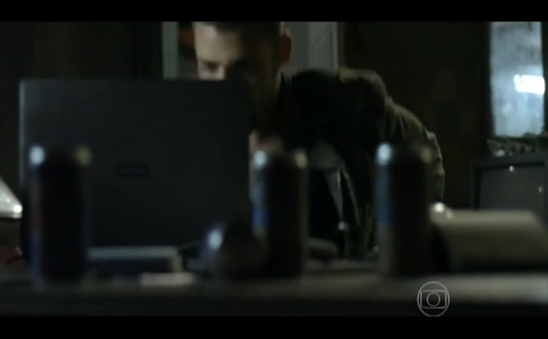 Samara Felippo Breasts, Underwear Scene in O Cacador