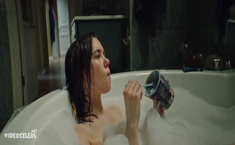 Angelina Zagrebina Butt, Breasts Scene in Pochemu Ty?