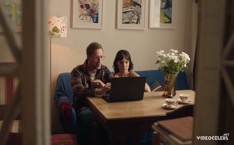 Anna Glaube Sexy Scene in Politekh