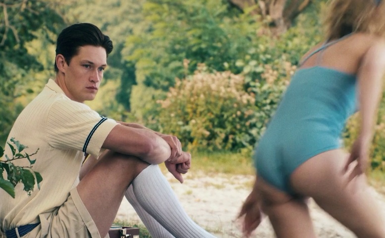 Paula Beer Sexy Scene in Stella. A Life.