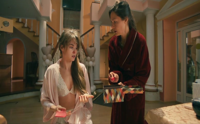 Angelina Strechina Breasts Scene in Tysyacha Net I Odno Da