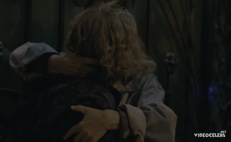 Karin Viard Sexy Scene in Strangers By Night