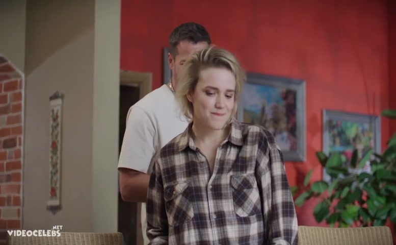 Anastasia Artemyeva Sexy Scene in Poka Proshloe Ne Razluchit Nas