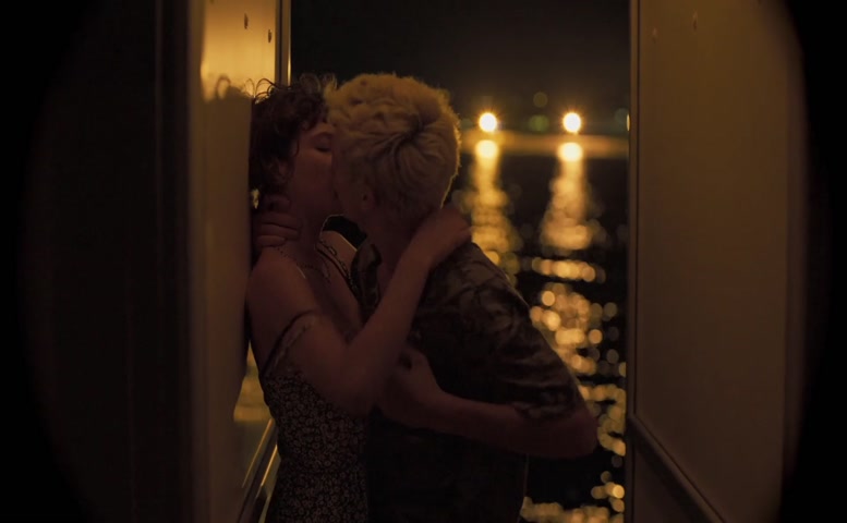 Giordana Marengo Breasts Scene in Mani Nude