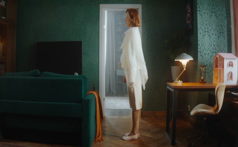 Ekaterina Stulova Bikini Scene in Planetyane