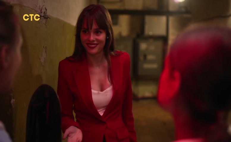 Angelina Strechina Breasts Scene in Ostorozhno, Lyudi!