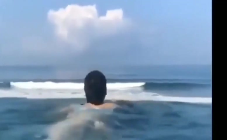 Janhvi Kapoor Butt, Breasts Scene in Janhvi Kapoor In Sexy Bikini Big Ass Bigassnude