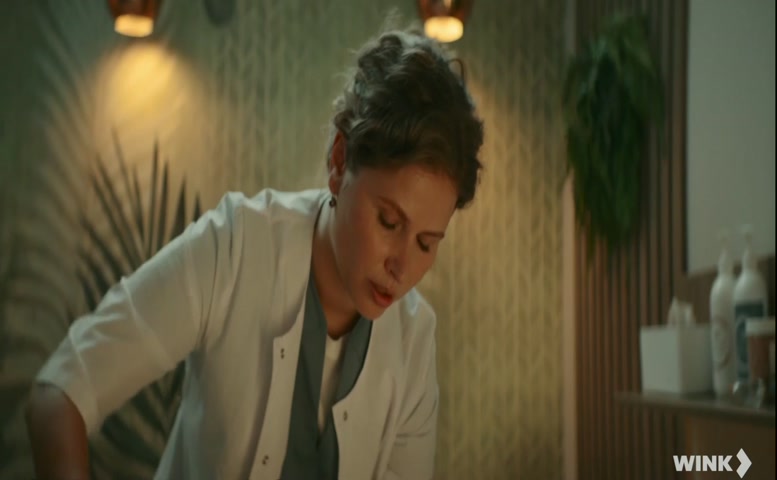 Mariya Kamova, Yulia Topolnitskaya Sexy Scene in Moskva Slezam Ne Verit. Vsyo Tolko Nachinaetsya